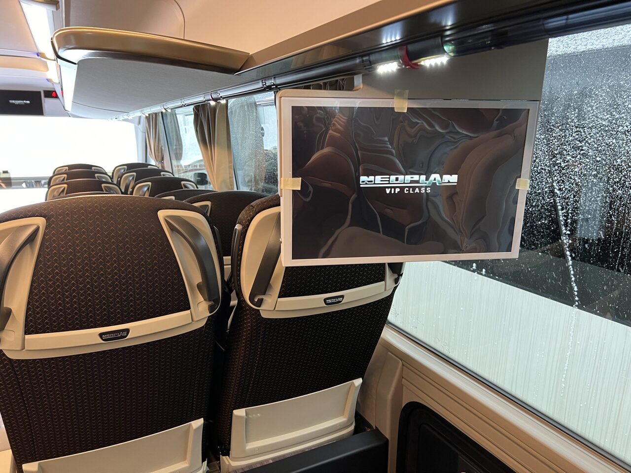 Turistbuss Neoplan Cityliner P15 Euro 6E V.I.P Exclusive Class (svart / brons färgad skinnklädsel): bilde 22