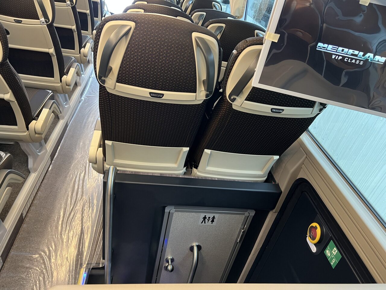 Turistbuss Neoplan Cityliner P15 Euro 6E V.I.P Exclusive Class (svart / brons färgad skinnklädsel): bilde 23