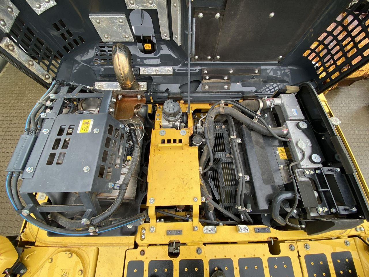 Beltegraver Komatsu HB215LC-3