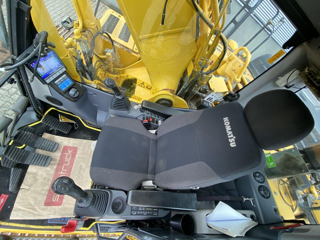 Beltegraver Komatsu HB365LC-3