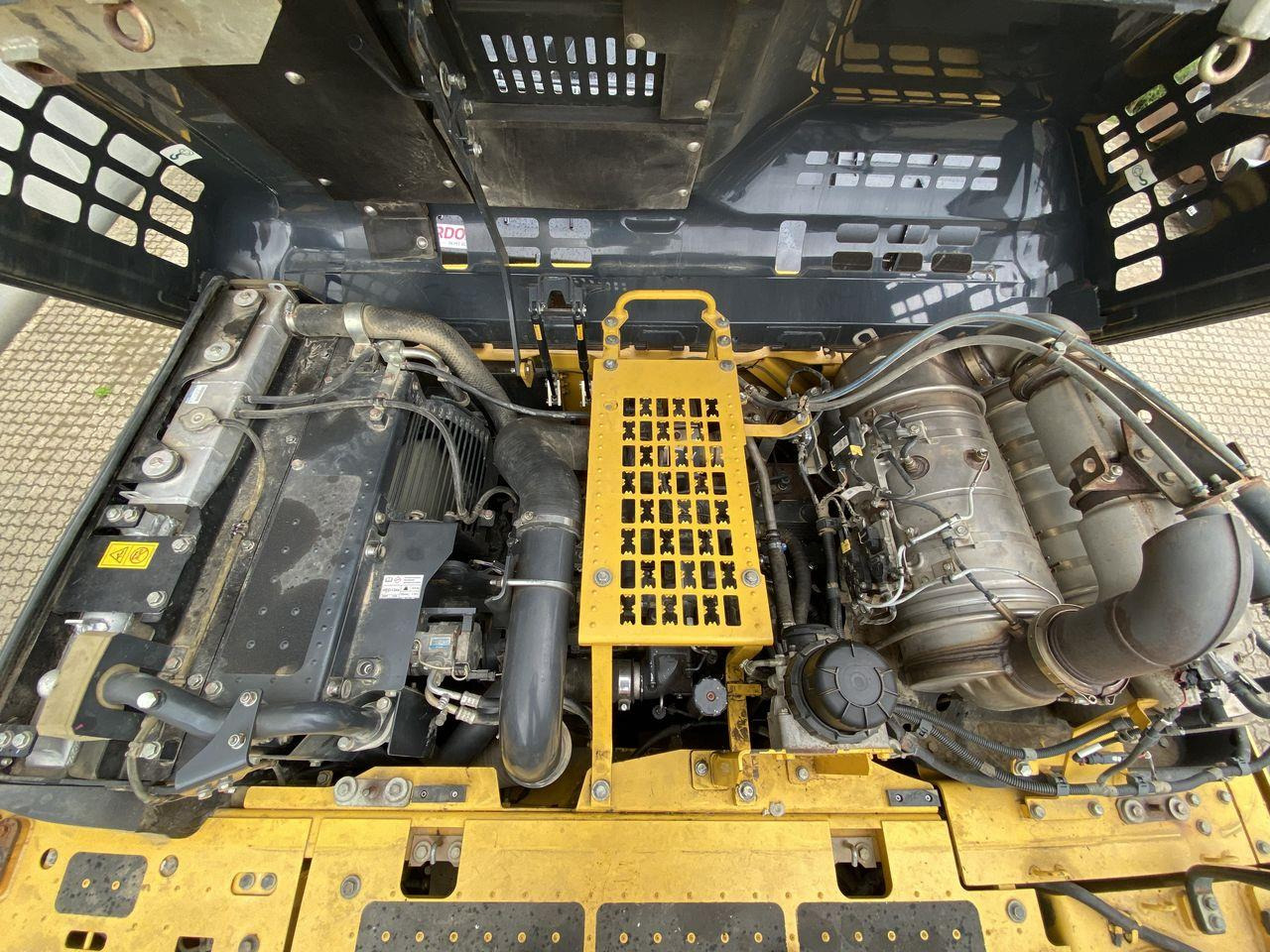 Beltegraver Komatsu HB365LC-3