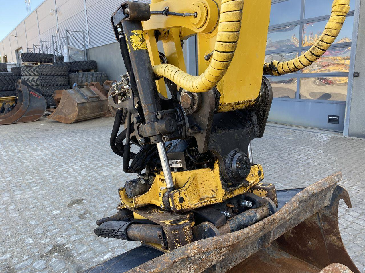 Beltegraver Komatsu PC138US-11