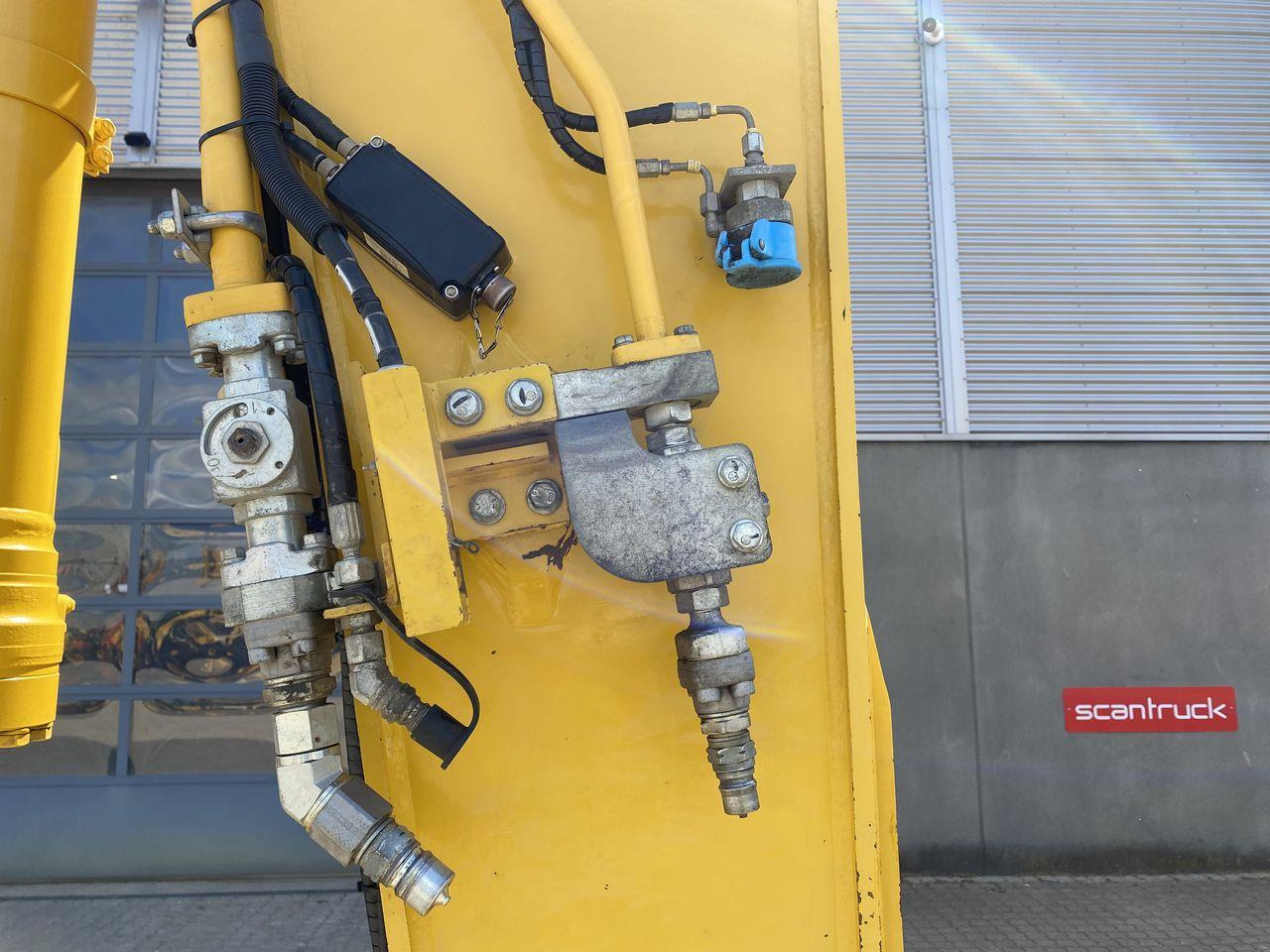 Beltegraver Komatsu PC210LC-11