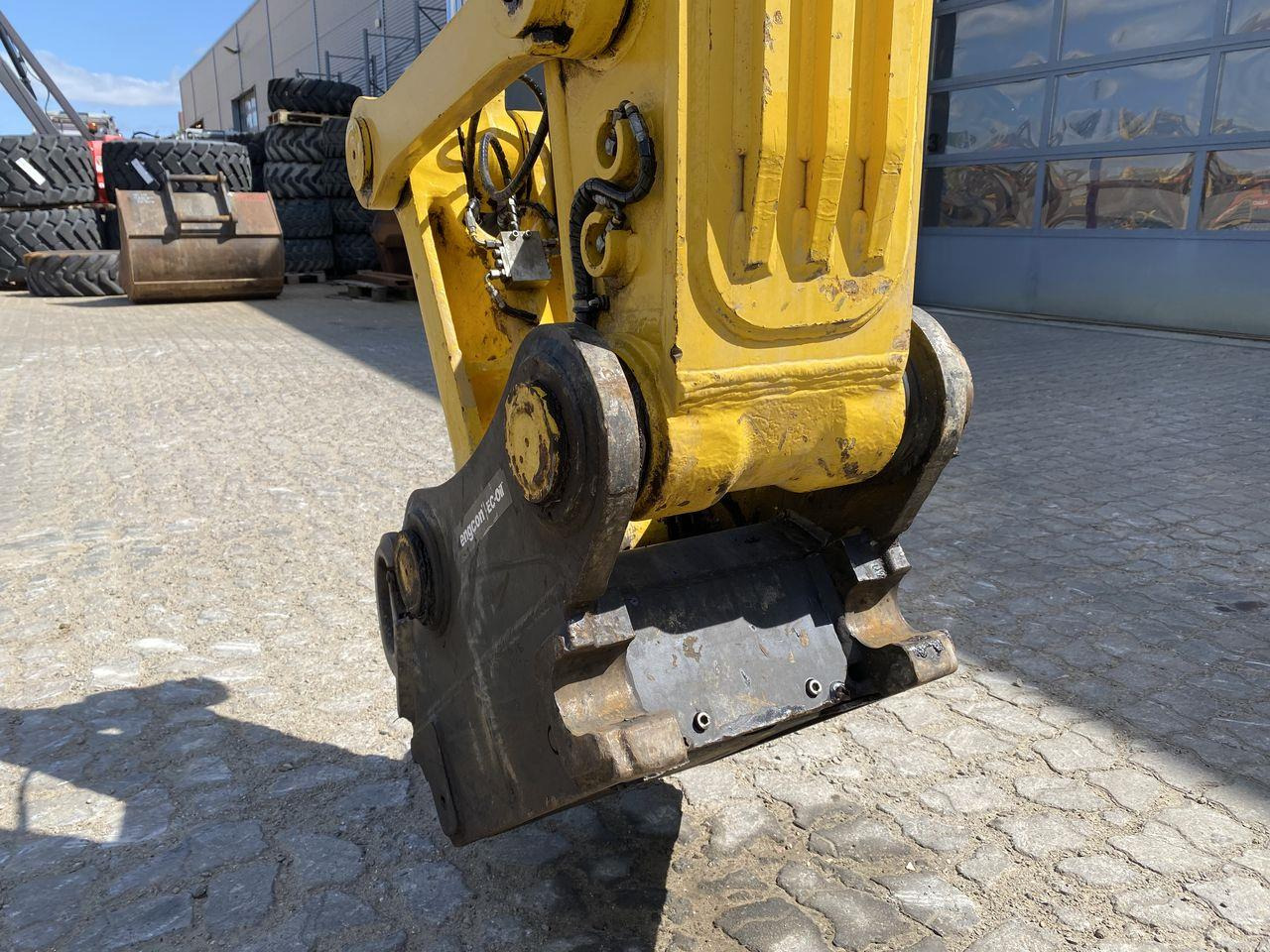 Beltegraver Komatsu PC210LC-11