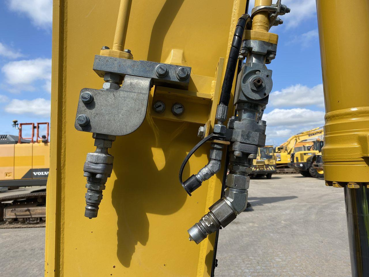 Beltegraver Komatsu PC210LC-11