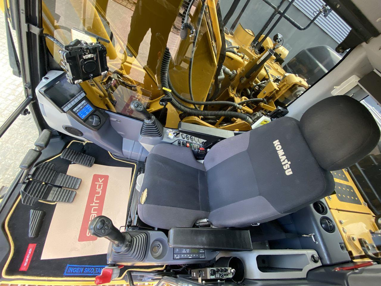 Beltegraver Komatsu PC210LC-11