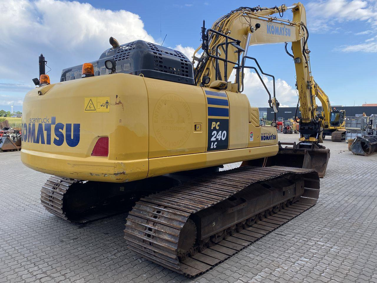 Beltegraver Komatsu PC240LC-11