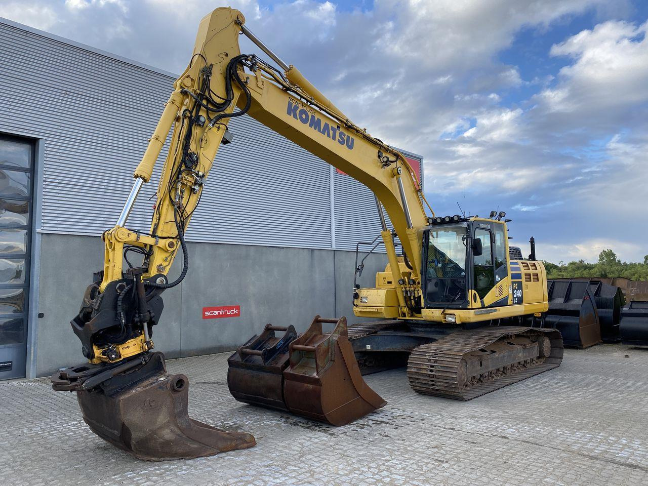 Beltegraver Komatsu PC240LC-11