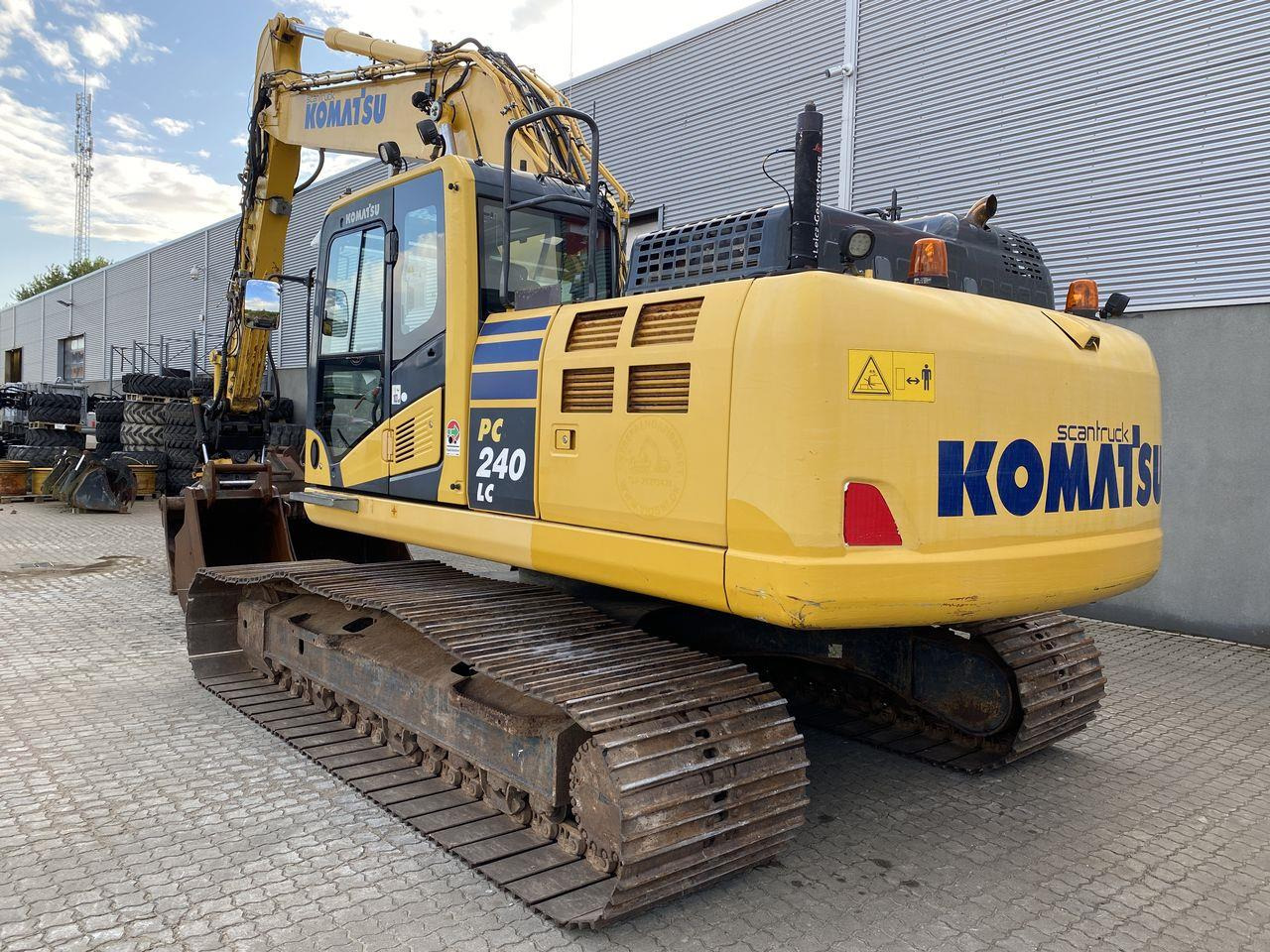 Beltegraver Komatsu PC240LC-11