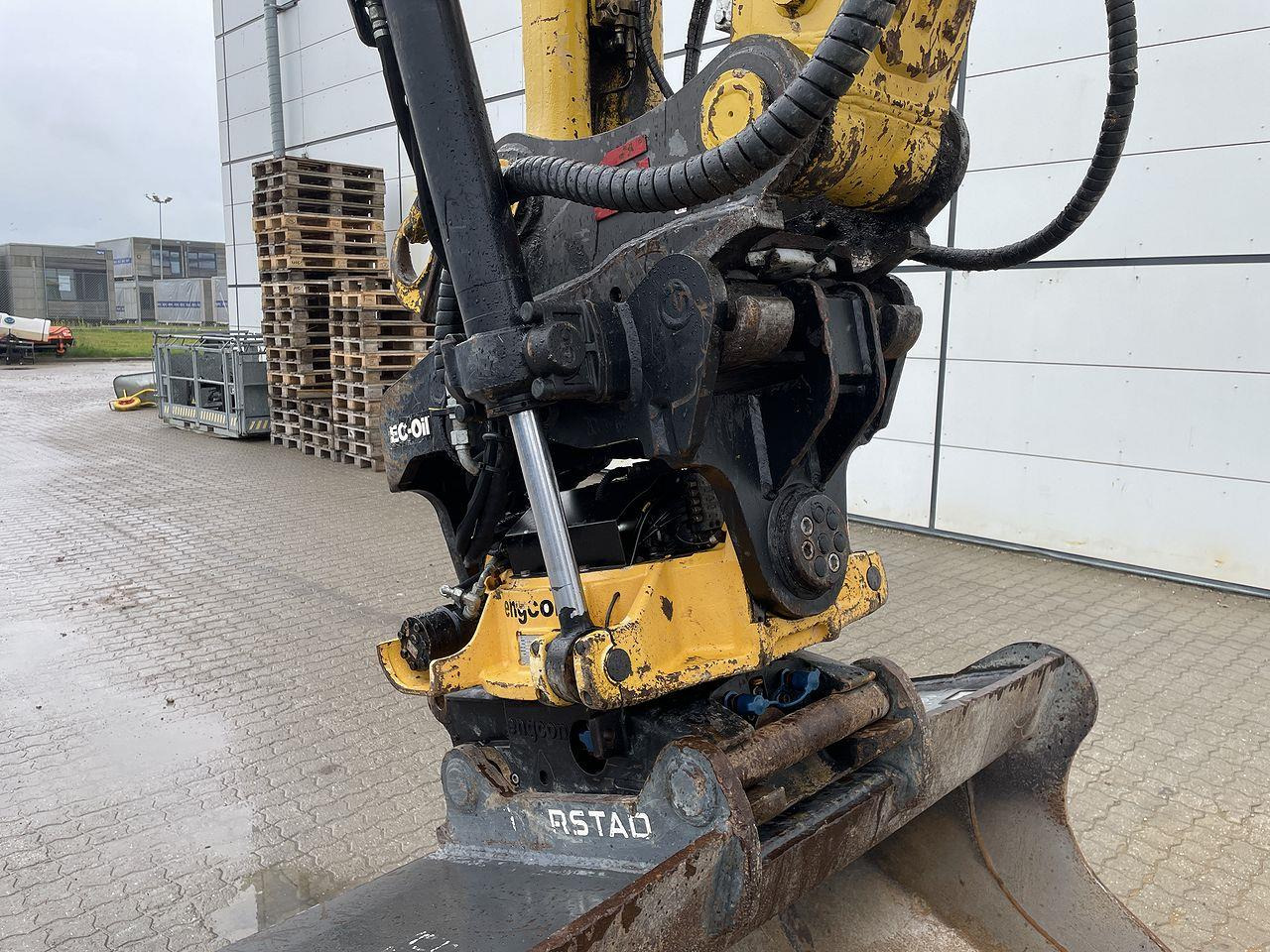 Beltegraver Komatsu PC240LC-11EO