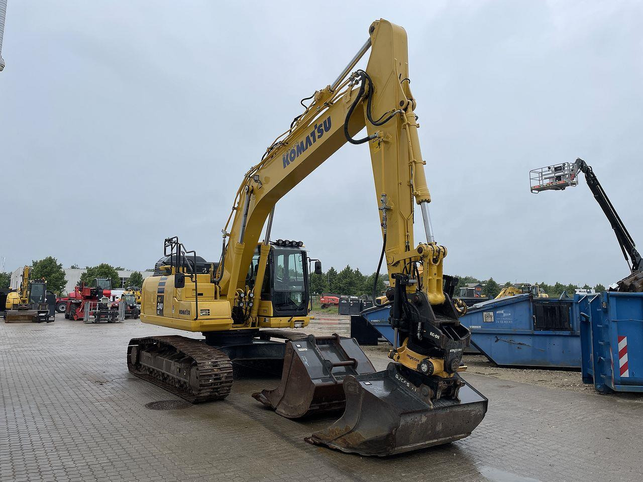Beltegraver Komatsu PC240LC-11EO