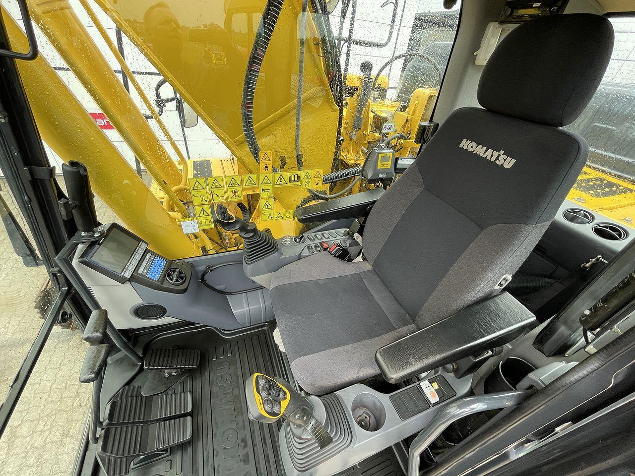 Beltegraver Komatsu PC240LC-11EO