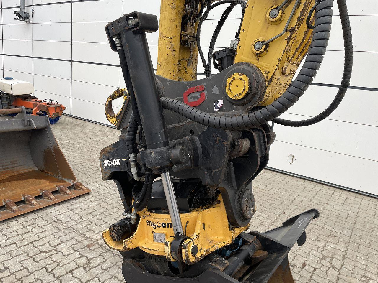 Beltegraver Komatsu PC240LC-11EO