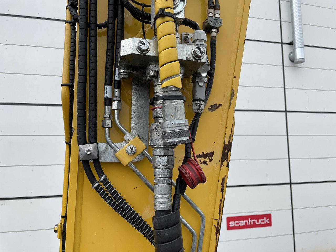 Beltegraver Komatsu PC240LC-11EO