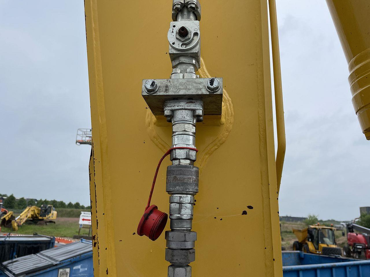 Beltegraver Komatsu PC240LC-11EO