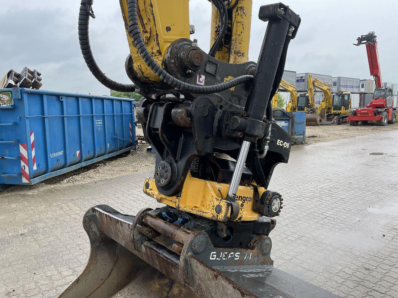 Beltegraver Komatsu PC240LC-11EO