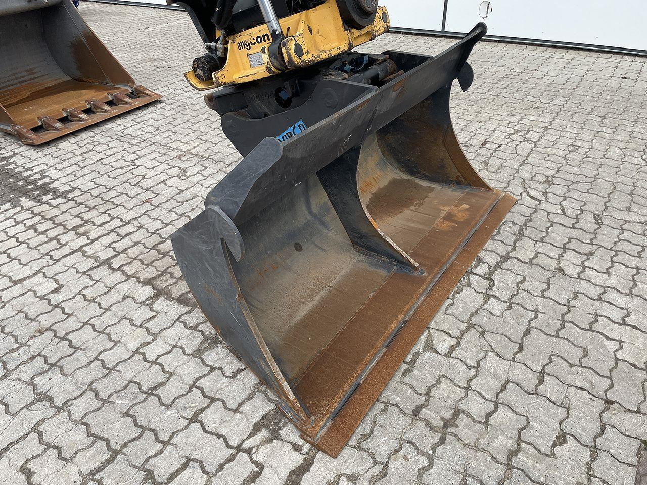 Beltegraver Komatsu PC240LC-11EO