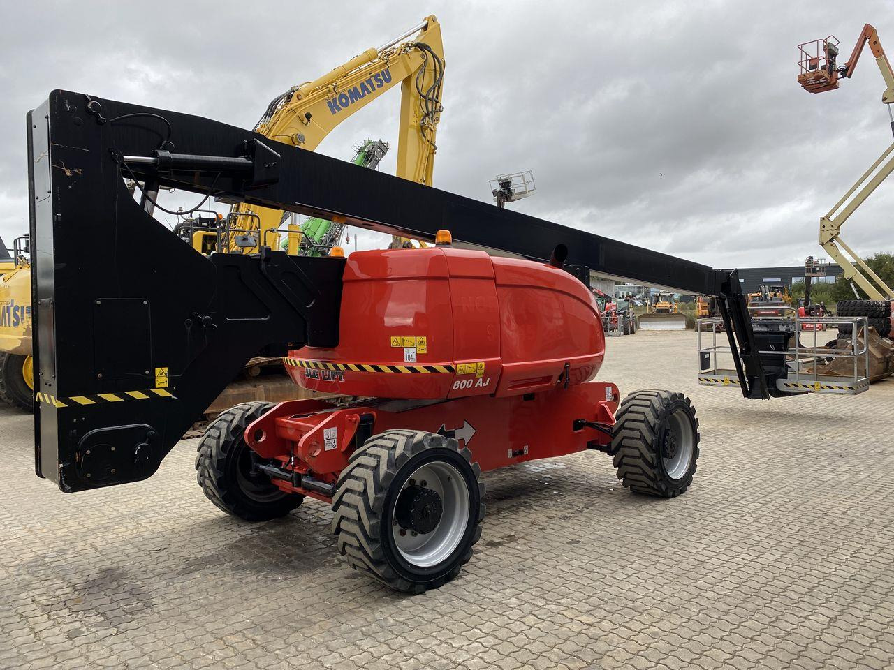 Bomlift JLG 800AJ