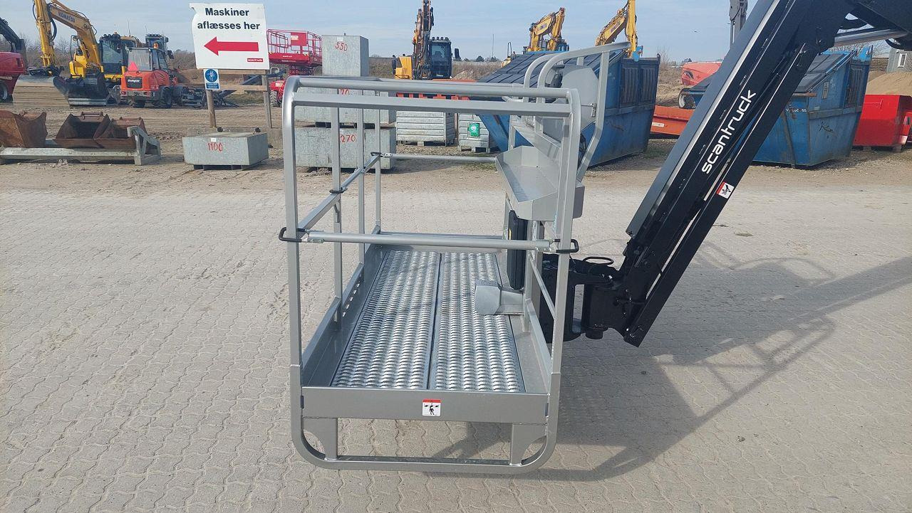 Bomlift Manitou 160ATJ+ RC