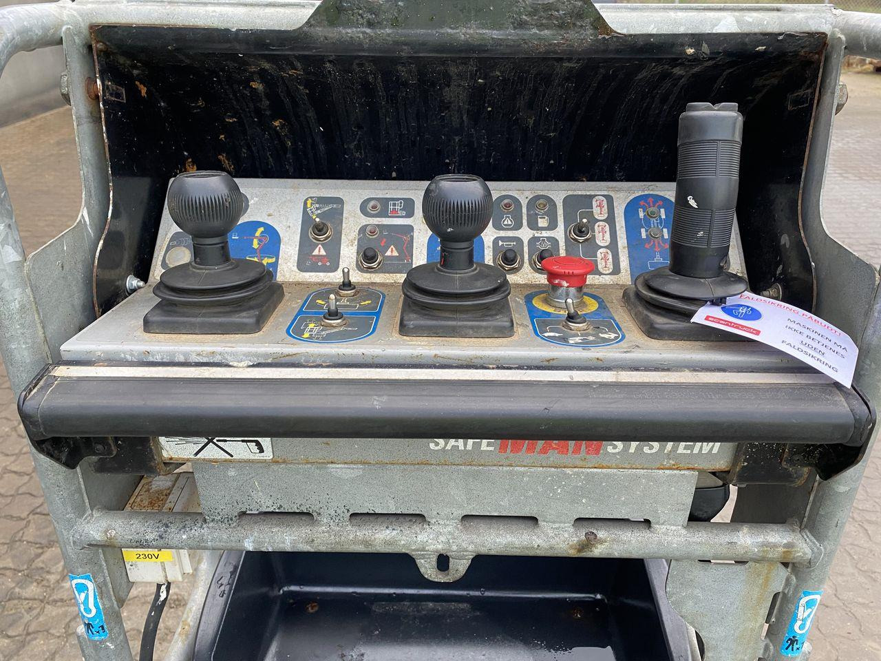 Bomlift Manitou 160ATJ RC E3