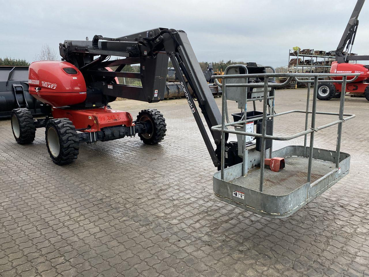 Bomlift Manitou 160ATJ RC E3
