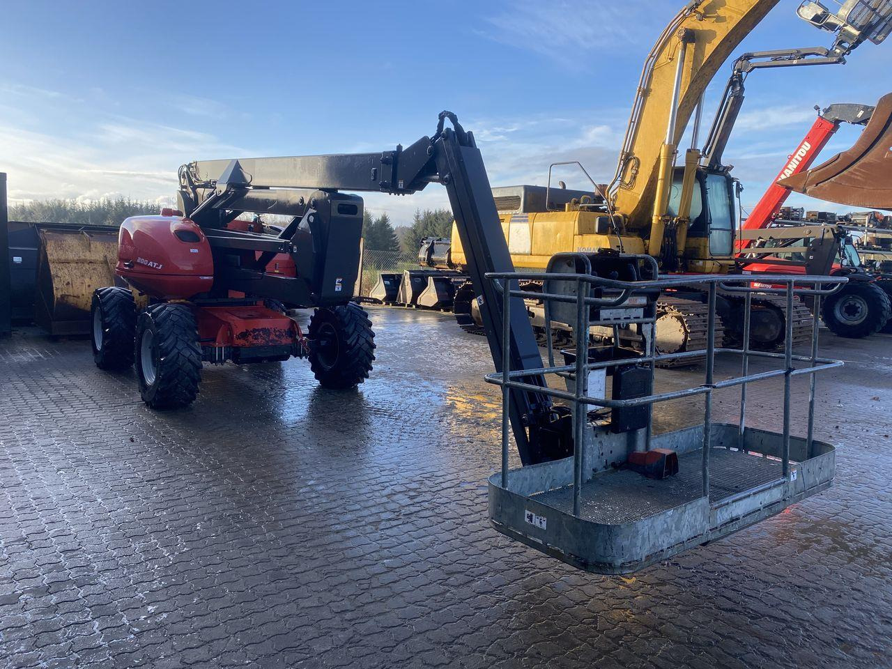 Bomlift Manitou 200ATJ RC