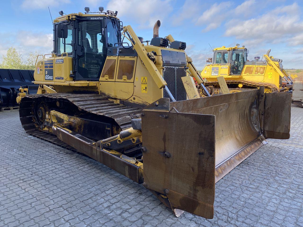 Bulldozer Komatsu D65PXI-18