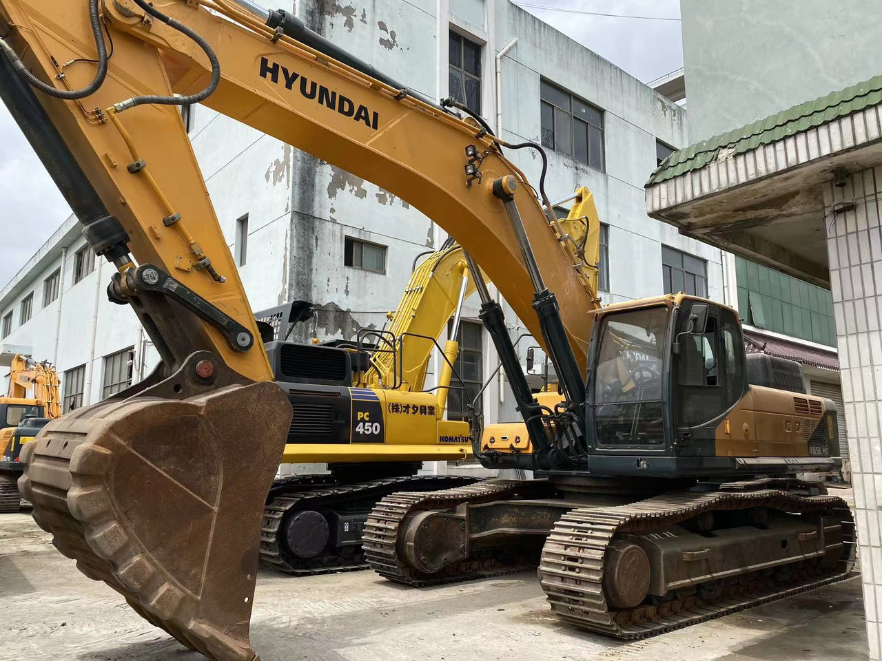 Beltegraver Korea made HYUNDAI used excavator good condition R485LVS best service on sale: bilde 2