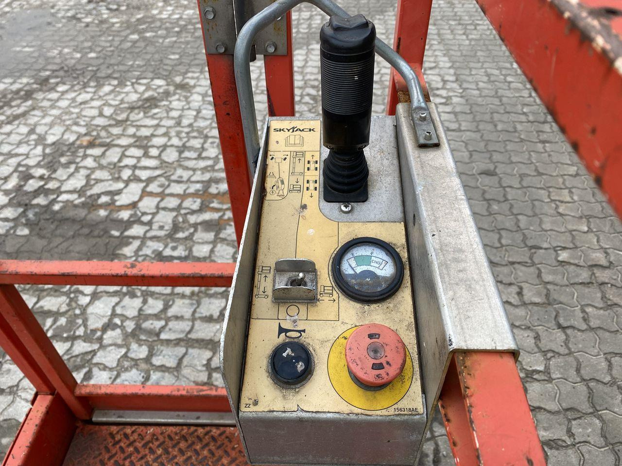 Mastlift Skyjack SJ12