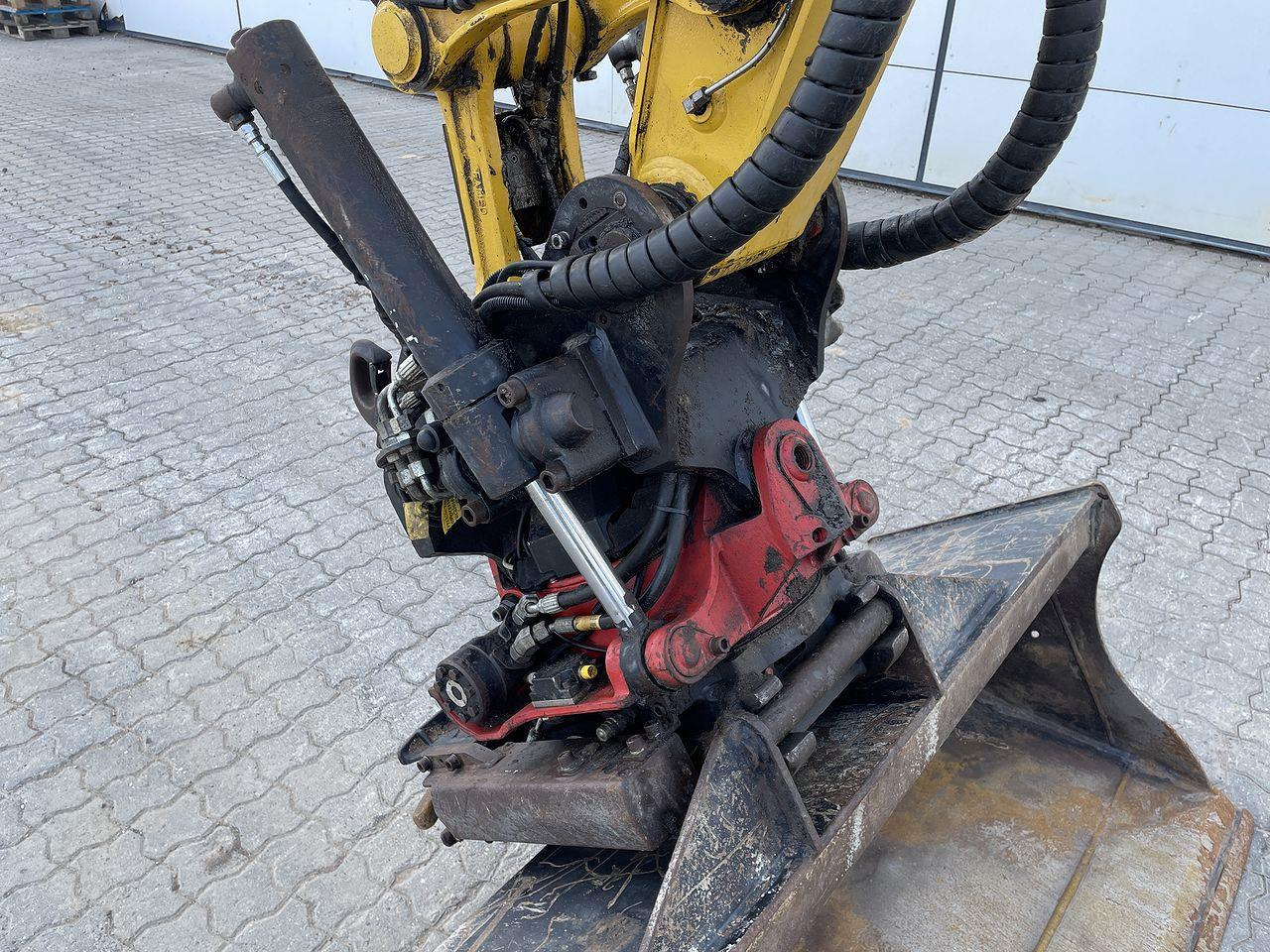 Minigraver Komatsu PC88MR-10