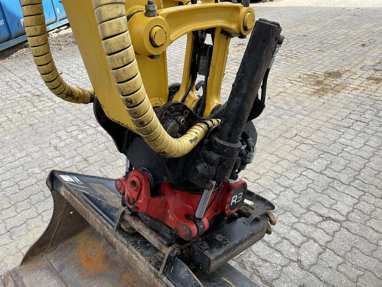 Minigraver Komatsu PC88MR-10 med Topcon