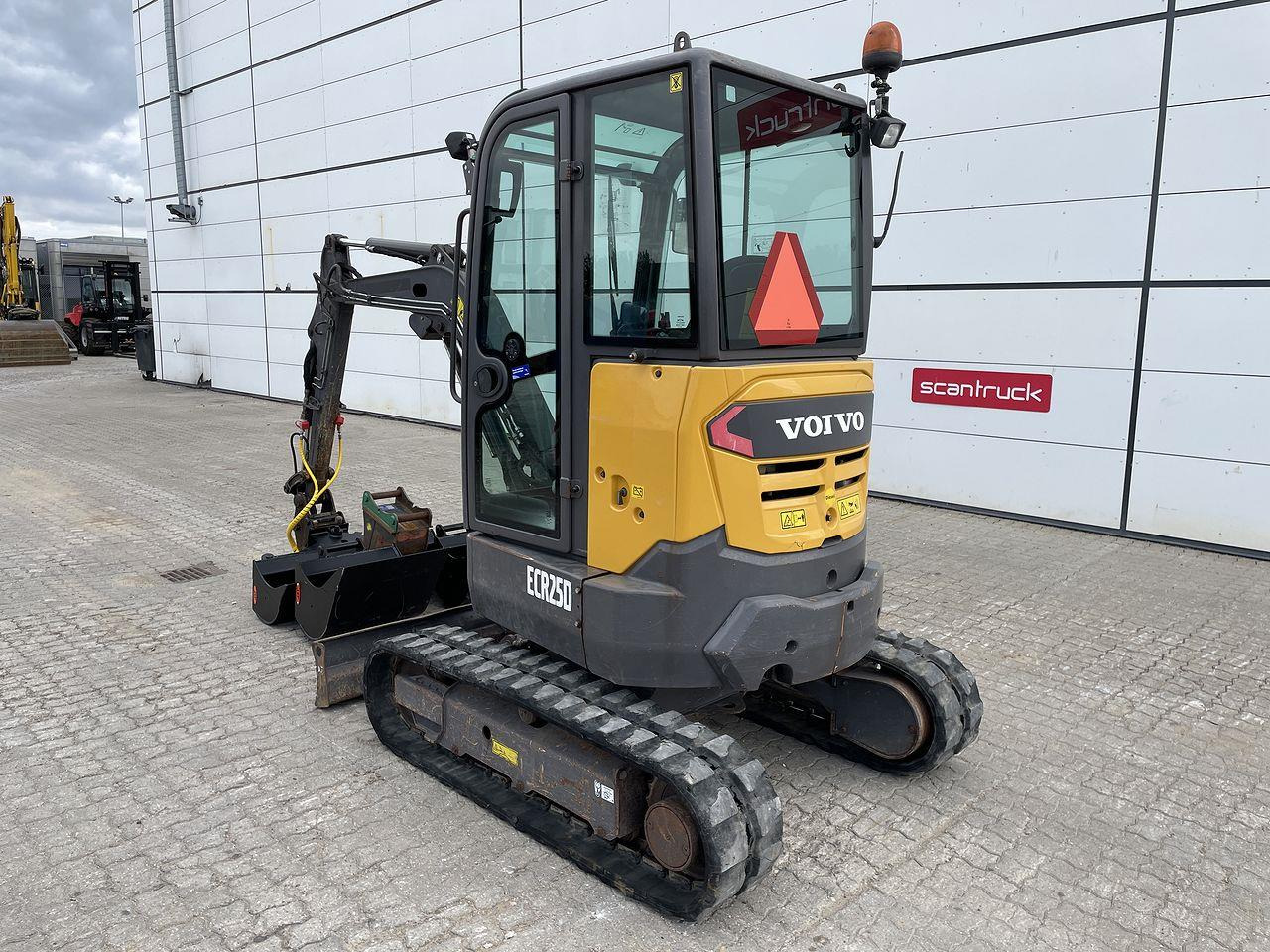 Minigraver Volvo ECR25