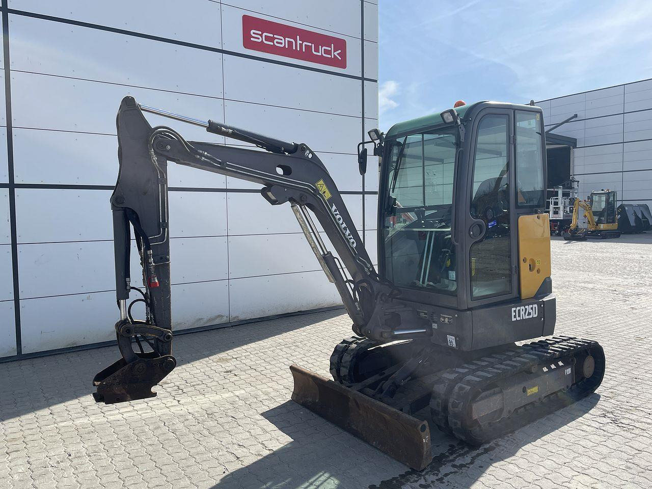 Minigraver Volvo ECR25