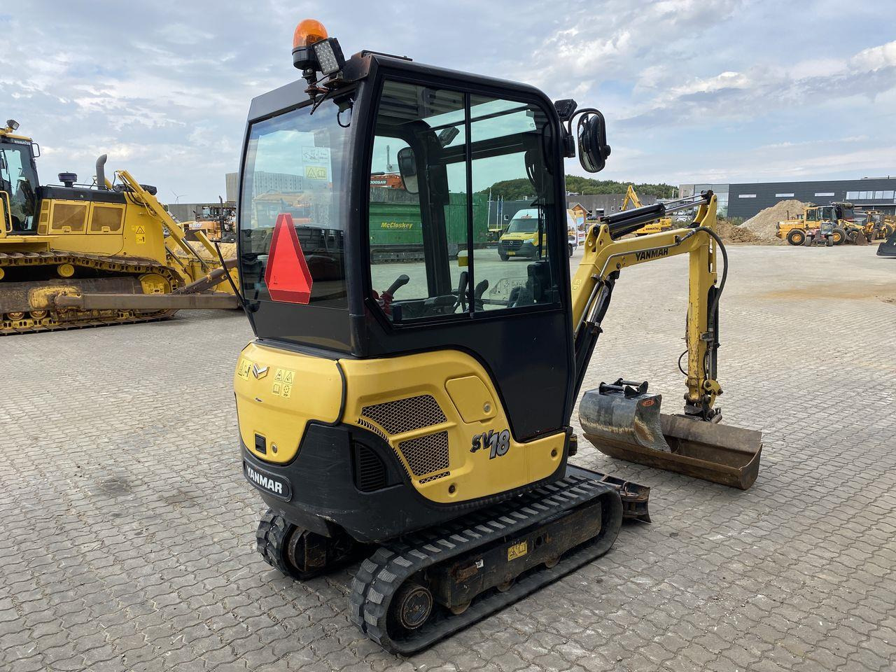 Minigraver Yanmar SV18