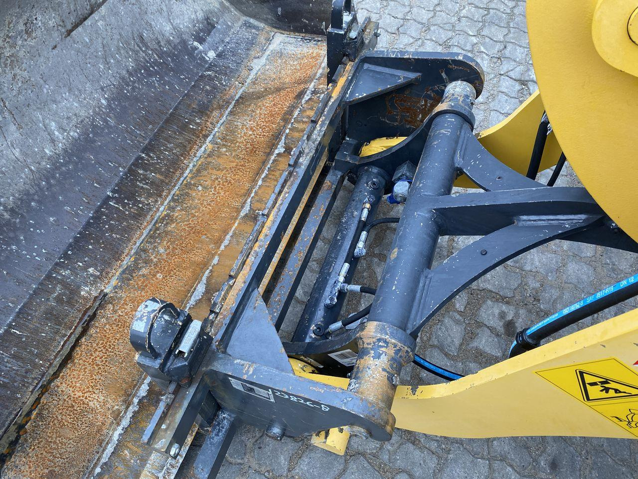 Minilaster Komatsu WA80M-8EO