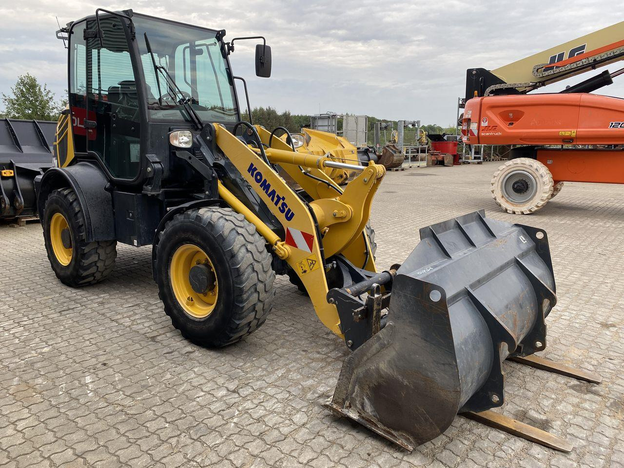 Minilaster Komatsu WA80M-8EO