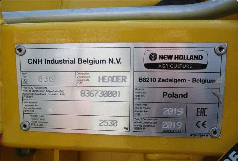 Skurtresker New Holland 836 New Holland 980CF 6R80cm Corn header. NEW and