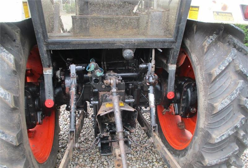 Traktor CASE 1394 HydraShift, med gode dæk
