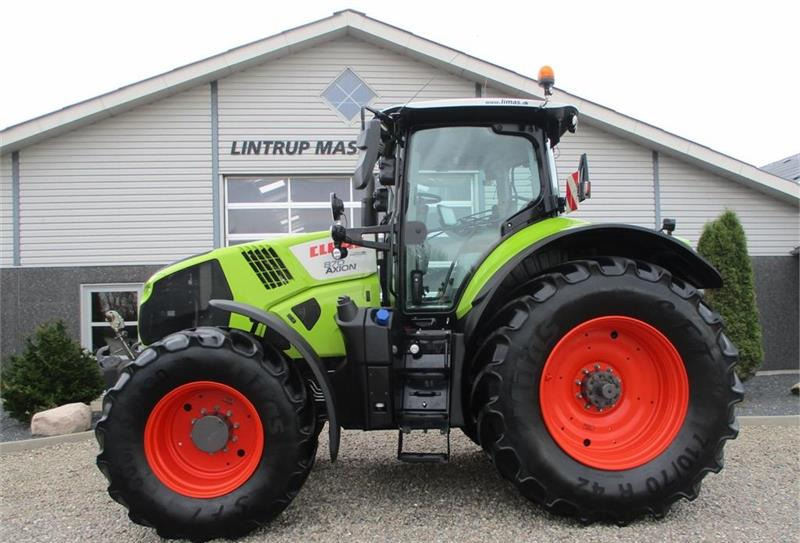 Traktor CLAAS AXION 870 CMATIC med frontlift og front PTO, GPS