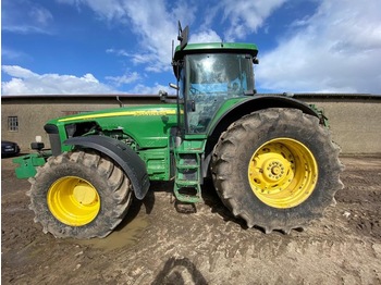 Traktor John Deere 8220 Powershift