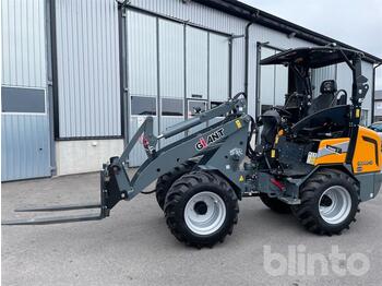  GIANT G2500HD - Tresker