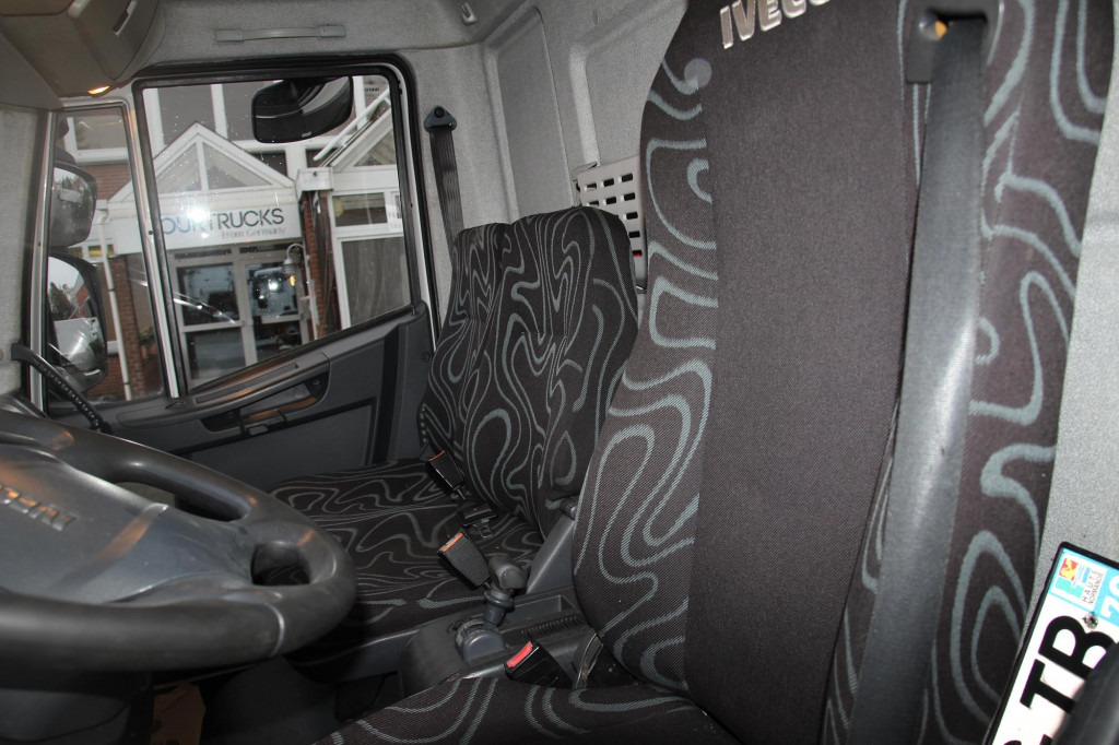 Skapbil Iveco Eurocargo  120E18 EEV Koffer 7,5m Seiten Tür  LBW: bilde 3