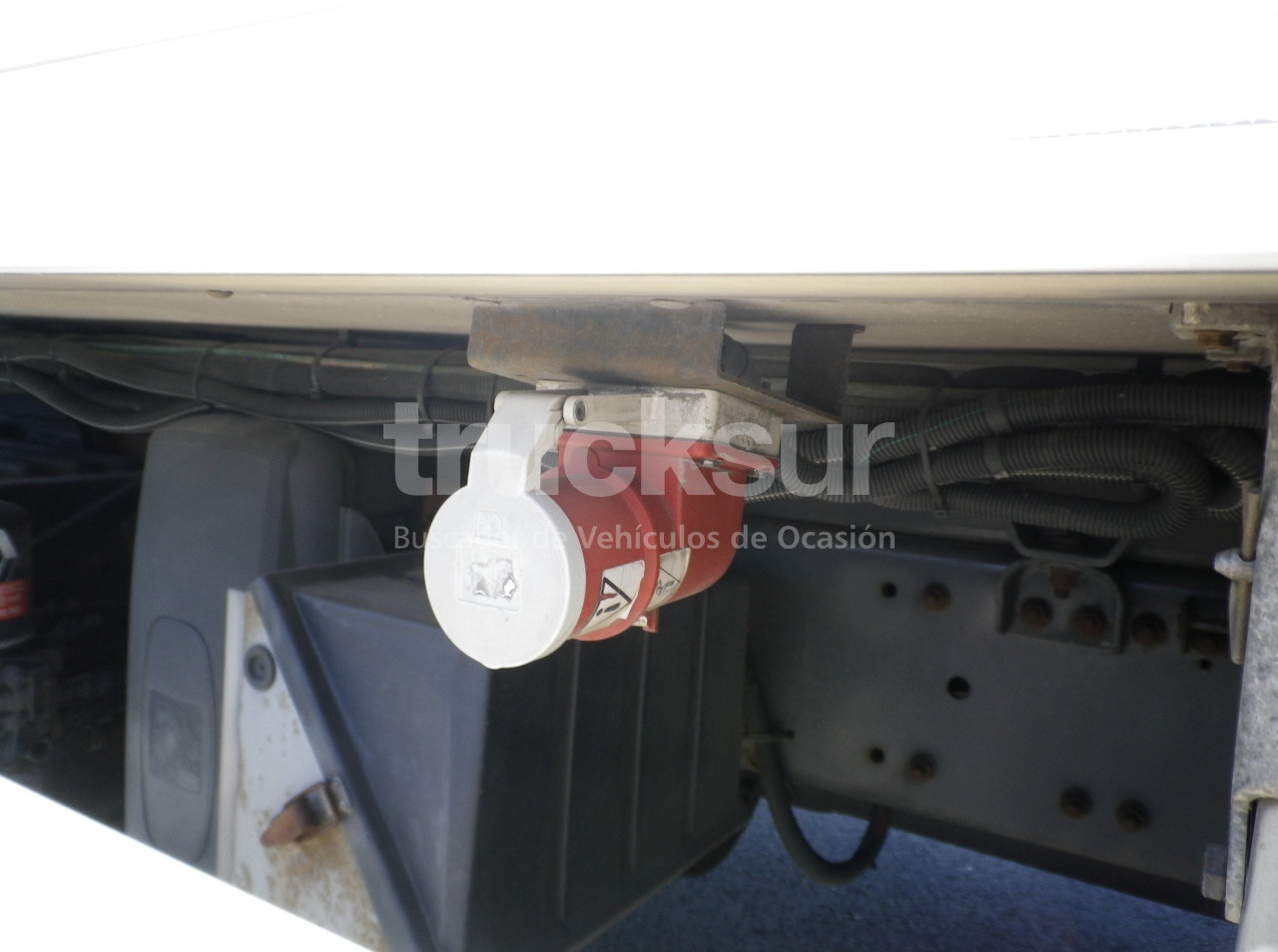 Lastebil med kjøl RENAULT PREMIUM 270.18: bilde 10