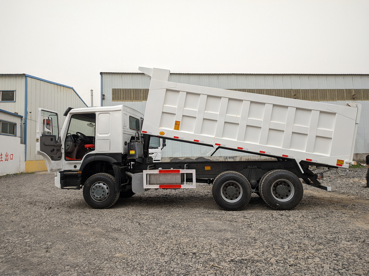 Tippbil SINOTRUK HOWO 6x4 dump truck China tipper lorry dumper: bilde 8