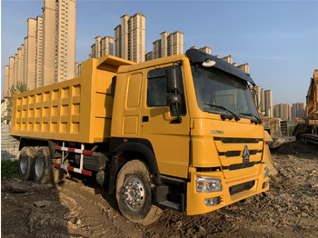 Tippbil for transport av tunge maskiner SINOTRUK Howo 371 Dump truck 6x4: bilde 1