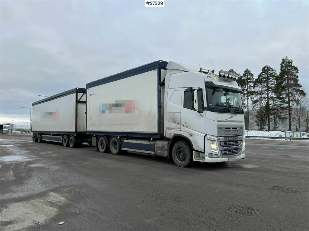 Skapbil Volvo FH 6x2 wood chip truck with trailer: bilde 14