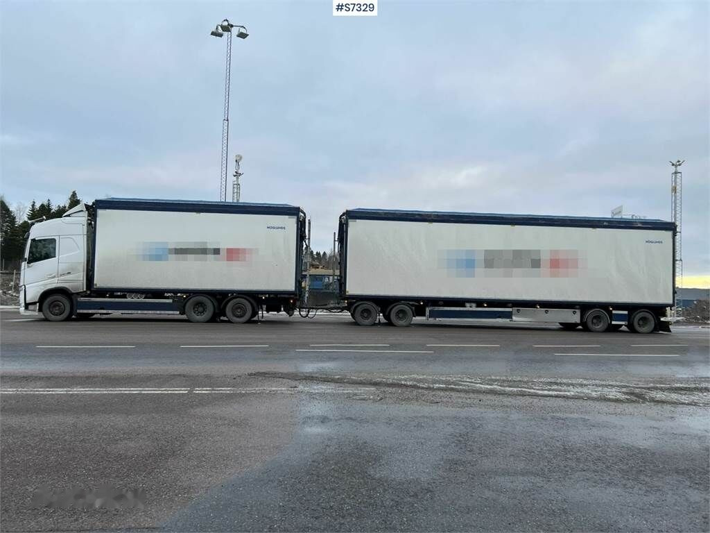 Skapbil Volvo FH 6x2 wood chip truck with trailer: bilde 13