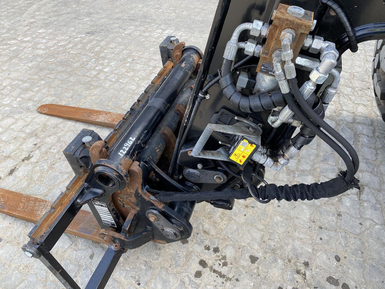 Teleskoplastere Manitou MLA-T533-145V+ ELITE ST5