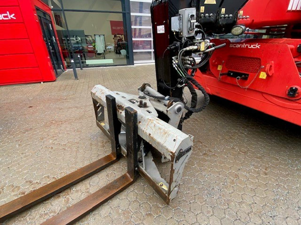 Teleskoplastere Manitou MRT2470P+ ST4