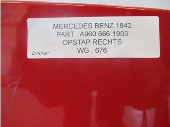 Førerhus og interiør for Lastebil Mercedes-Benz A 960 666 35 03 Actros Instap Links: bilde 3